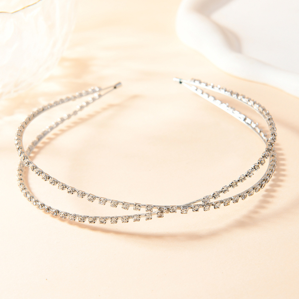 Coreano brillante cadena de garras de diamante cruzadas banda de cabello red roja con la misma moda agujero de cabeza banda de textura transfronteriza nueva joyería para el cabello