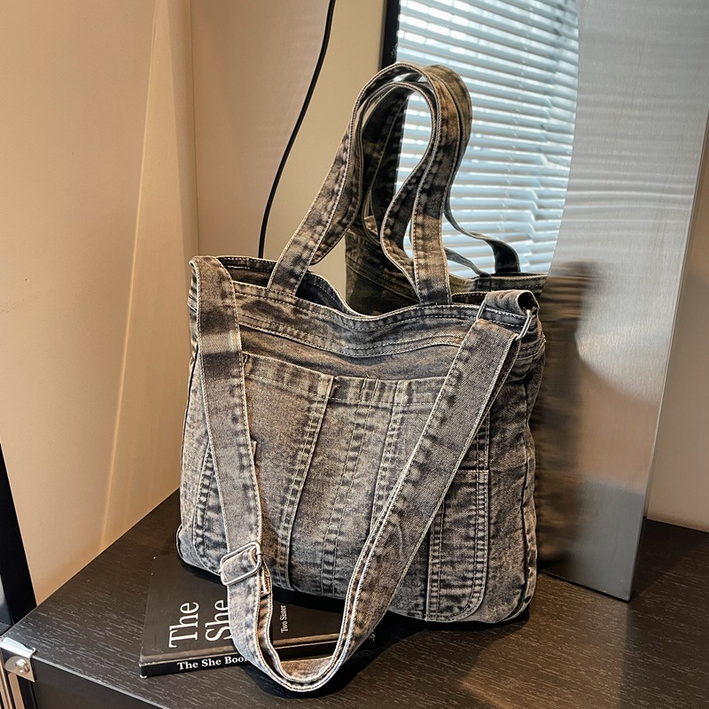 Retro 2024 autumn and winter new style commuting tote bag for women's large capacity shoulder bag feel casual and versatile underarm bag