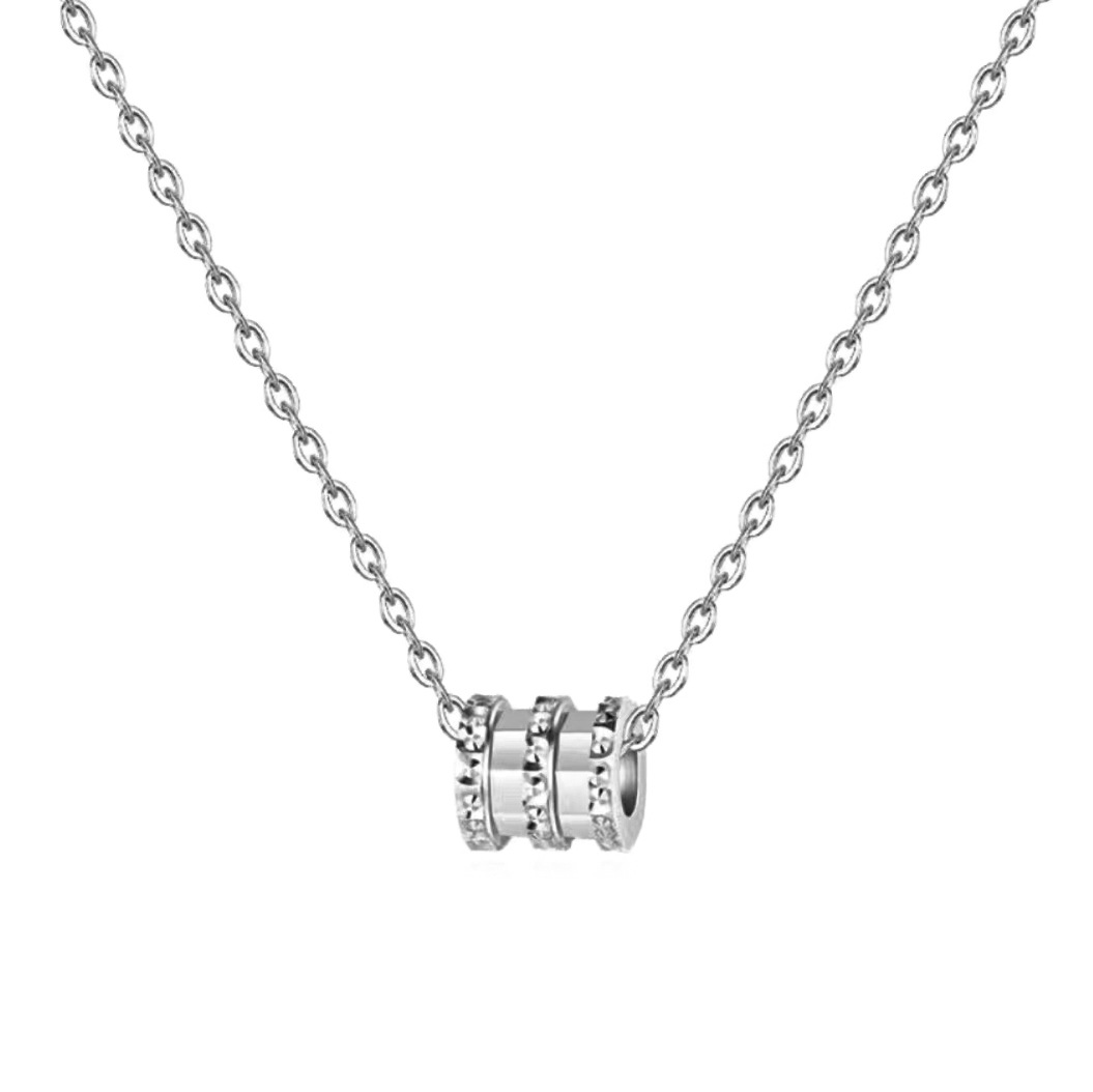 Collier en acier titane, léger et luxueux, à la taille fine et tendance, au design créatif, très populaire auprès des influenceuses._voghion.com