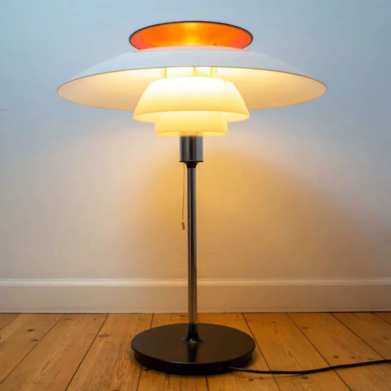 Настольная/напольная лампа Floor lamp (Luo Jiabai) скандинавский дизайн, светлая роскошь, слоистая абажурная часть, вариант напольного или настольного размещения