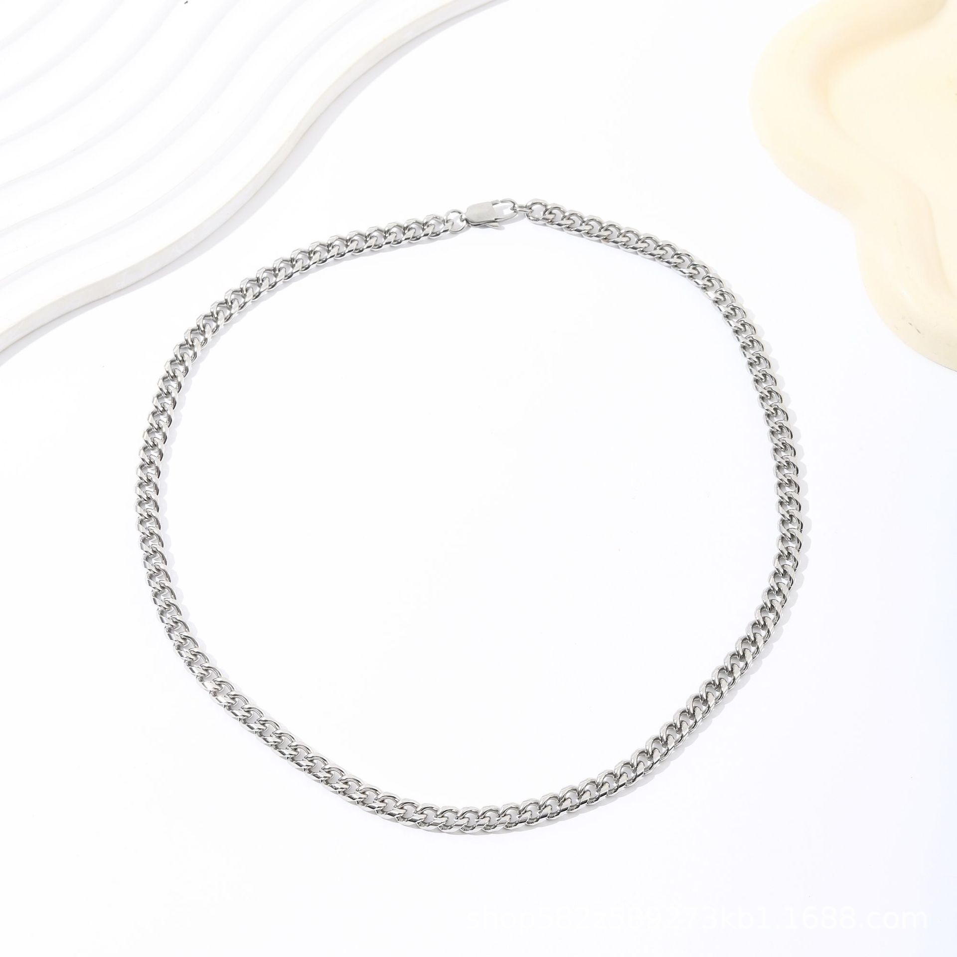 Collier punk rond en titane poli de 6 mm, style tendance et épais, pour hommes et femmes. Chaîne de clavicule simple et élégante en acier inoxydable._voghion.com