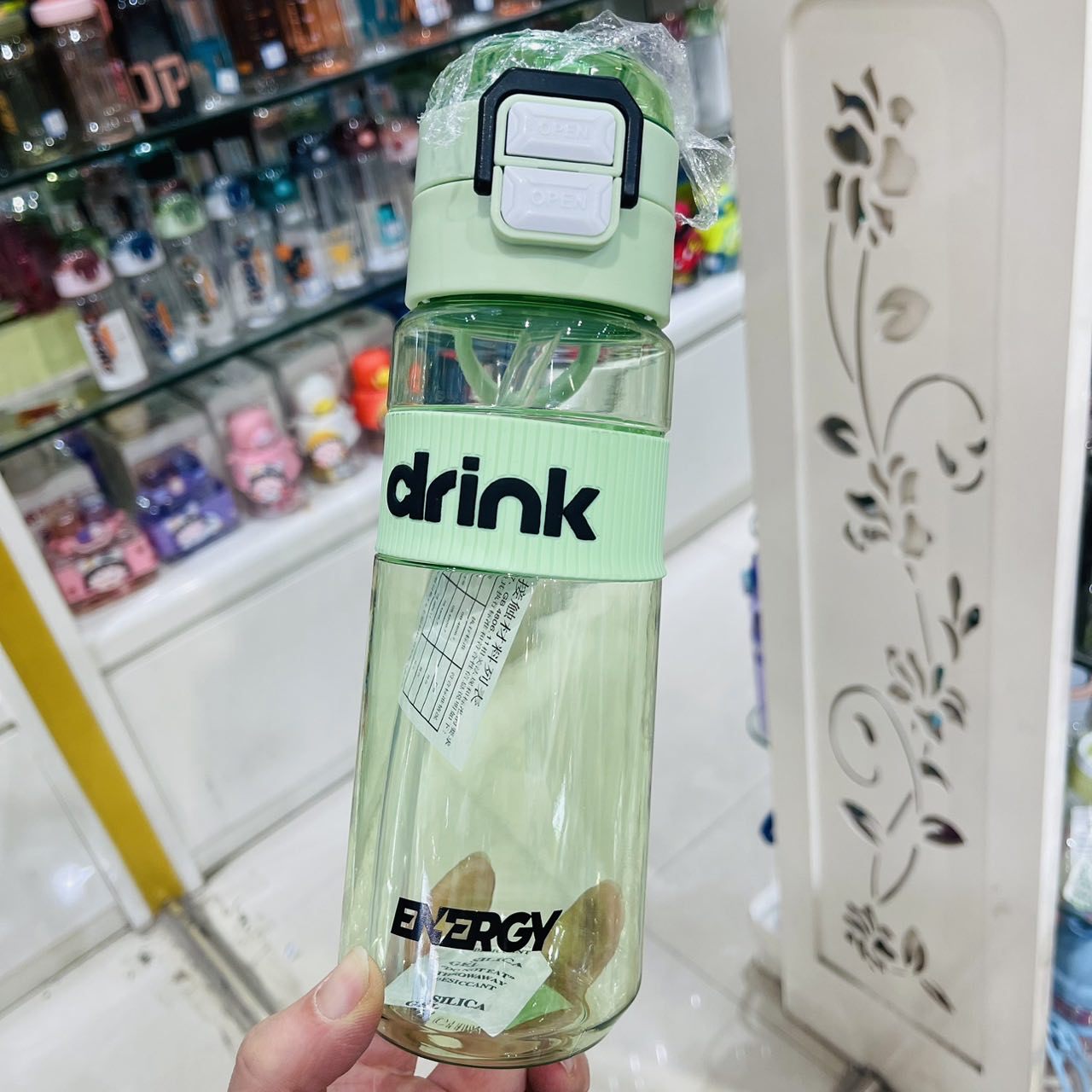 Jinshi nuevos productos portátiles estudiantes de alta capacidad doble bebida taza de paja 700ml deportivo simple jarro taza de plástico