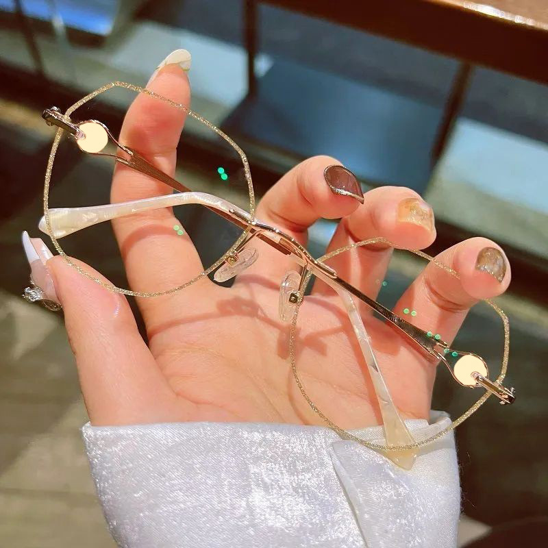 Nuevo antiguo estilo de moda gafas de leopardo para mujeres con un diseño de corte de bordes de alta definición antiluz azul gafas de visión de largo alcance sin bordes