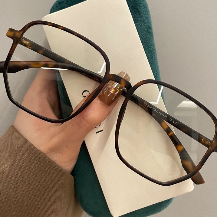 Large-frame irregular glasses for women with myopia can be equipped with degree astigmatism round face ultra-light and large flat glasses frame