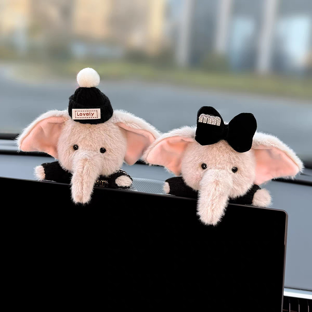 2026 New Cute Little Elephant Car Interior Dashboard Decoration with a High-End Feel, Car Seat Belt, Car Interior Accessories