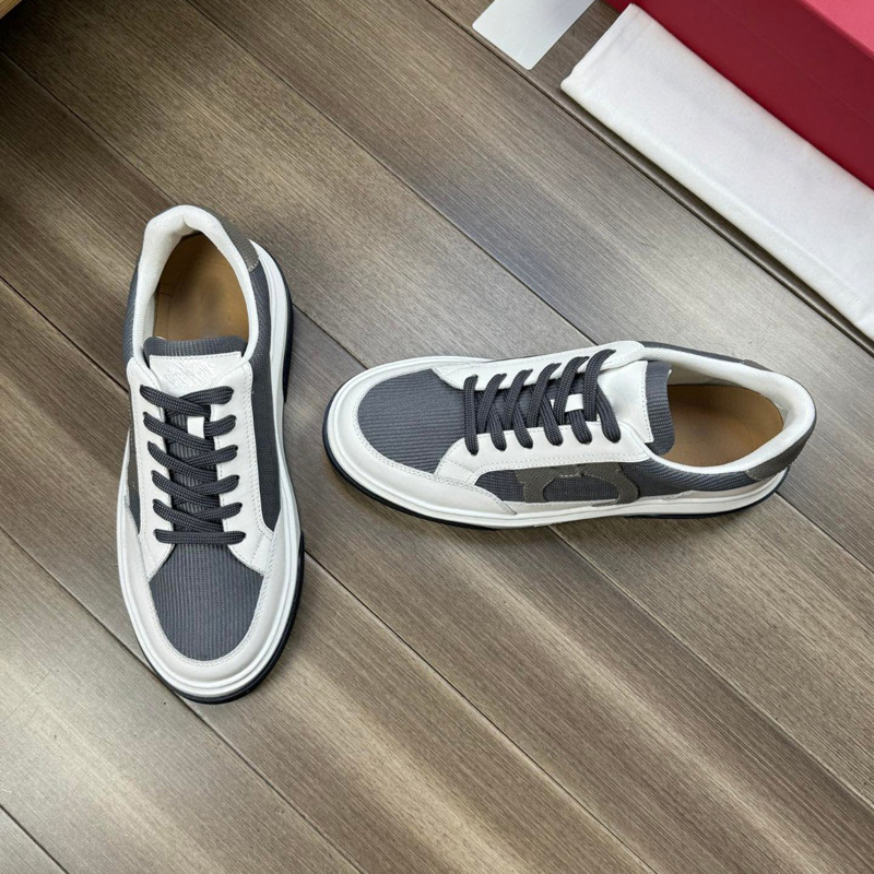 Estación europea 24 zapatos blancos casuales a juego de color de cuero de primavera, zapatos deportivos transpirables de moda coreana, zapatillas de deporte británicas