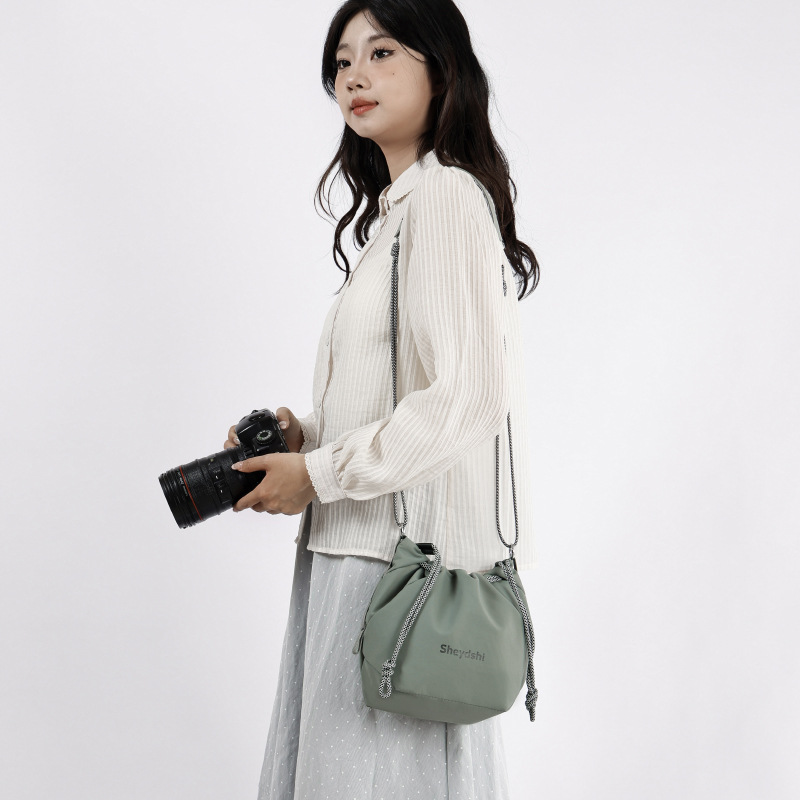 マイクロシングルカメラバッグ一眼レフ収納バッグインナーバッグ束口バッグ大容量シングルショルダーバッグレンズ斜めがけショルダーバッグ軽い