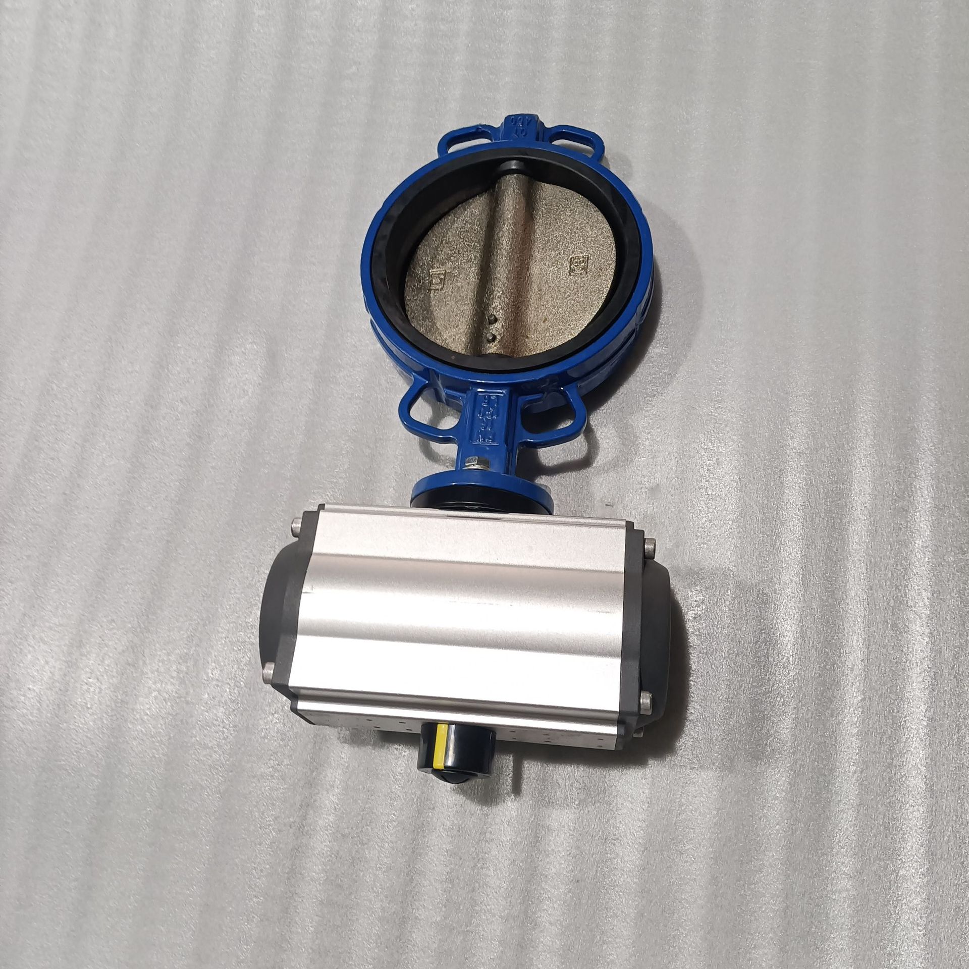 D671X-16Q  DN32中线软密封气动对夹式蝶阀