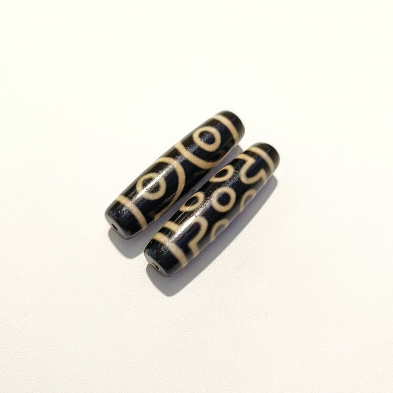 純白黒パルプ、風化九目三目加工 48×13.5mm 天珠歯黄色パルプ【A級】|undefined