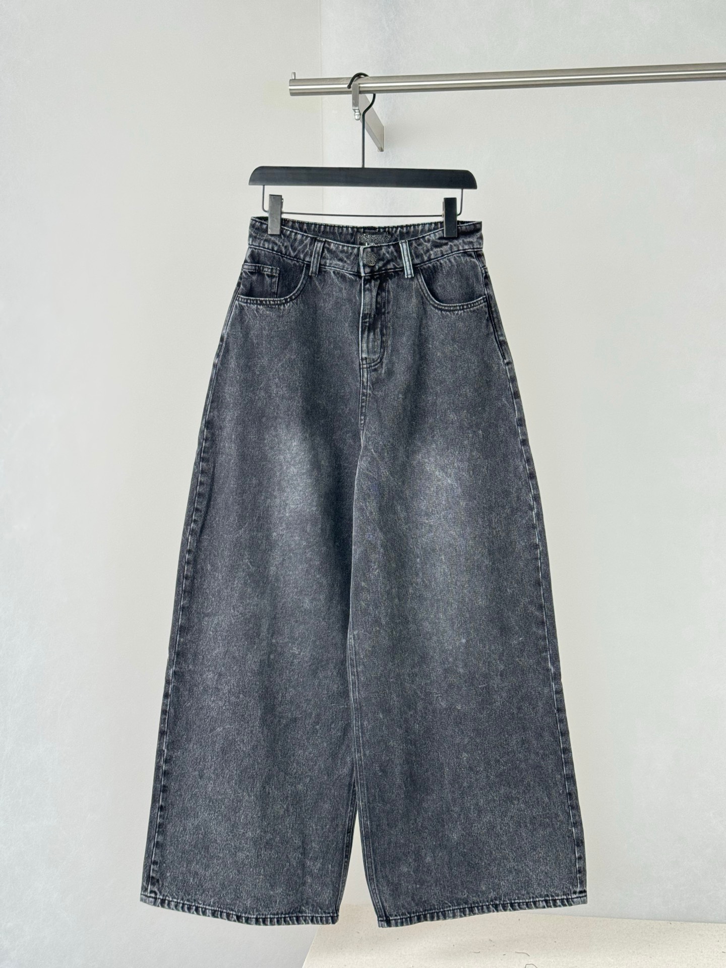 Xiaoxiang 26a high-quality authentic version washed distressed black wide-leg jeans casual straight-leg jeans