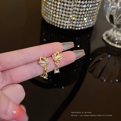 S925 Silver Needle Cat's Eye Butterfly Earrings for Women, Unique Design Sense Water Drop Stud Earrings, New Retro Style, Elegant and Charming Ear Accessories