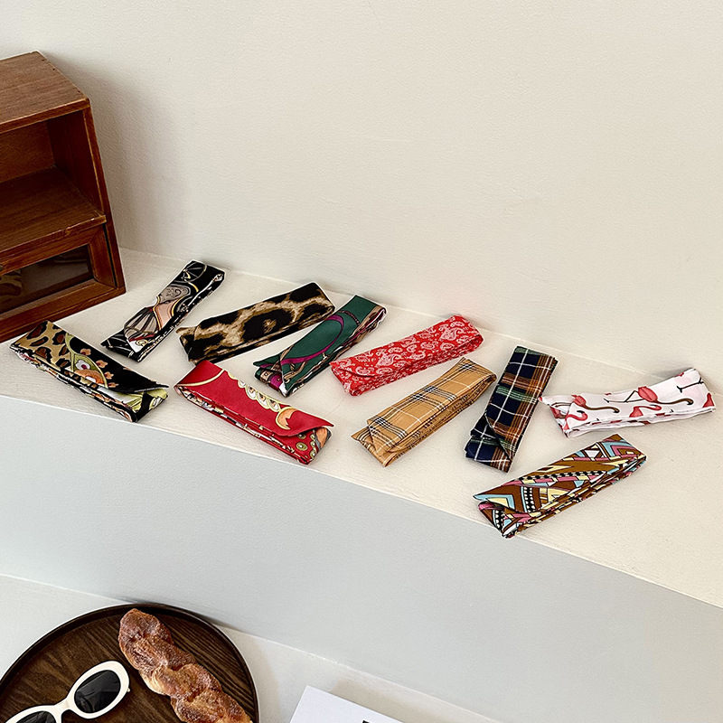Pañuelo de seda, tira larga, sentido de alta gama, nuevo pañuelo de seda de imitación, pañuelo en la cabeza, cinturón para el cabello, bolso para el cabello atado, cinturón decorativo con serpentina