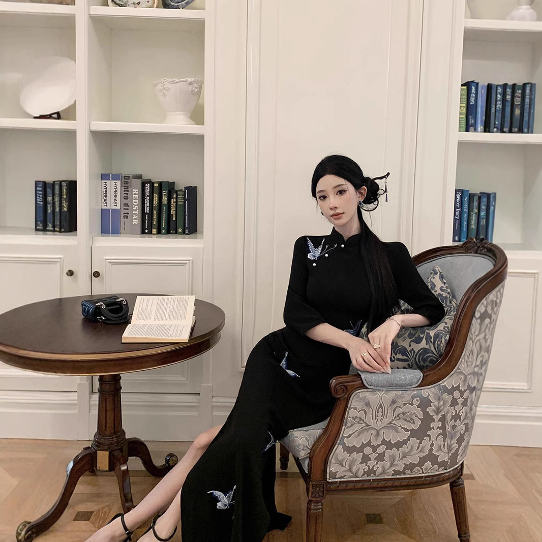 新中式国风蝴蝶改良旗袍少女超气质显瘦长袖黑色连衣裙日常通勤穿