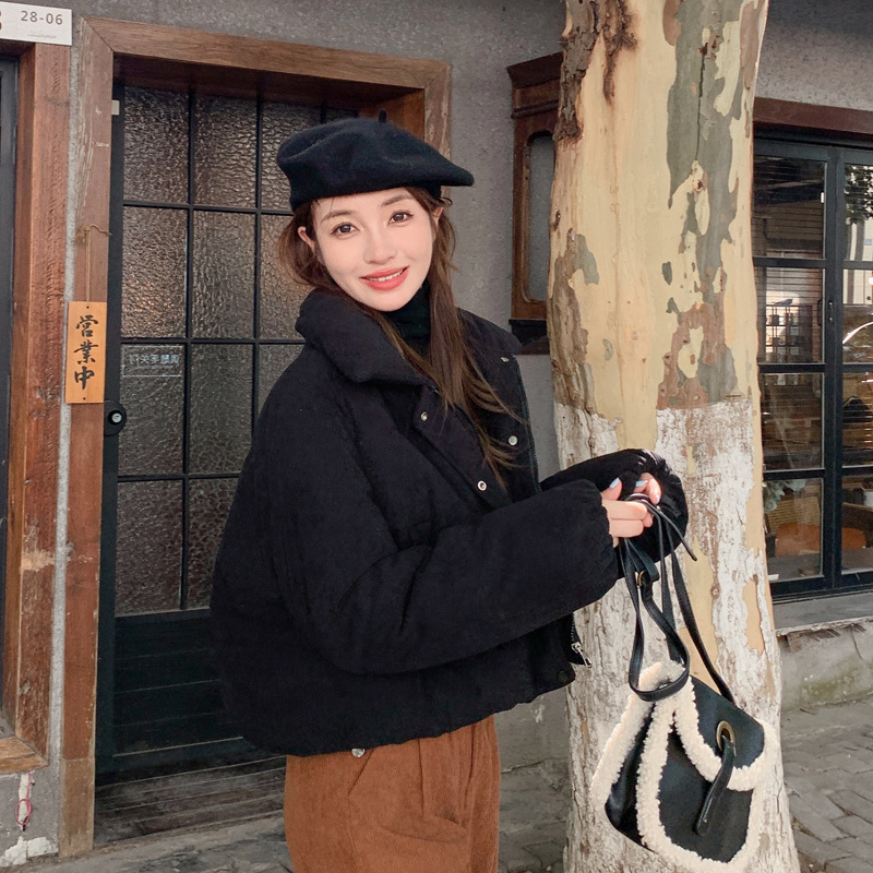 검은색