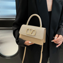 个性欧美复古简约单肩包2025春季新款手提包拼接唯美斜挎小方包女