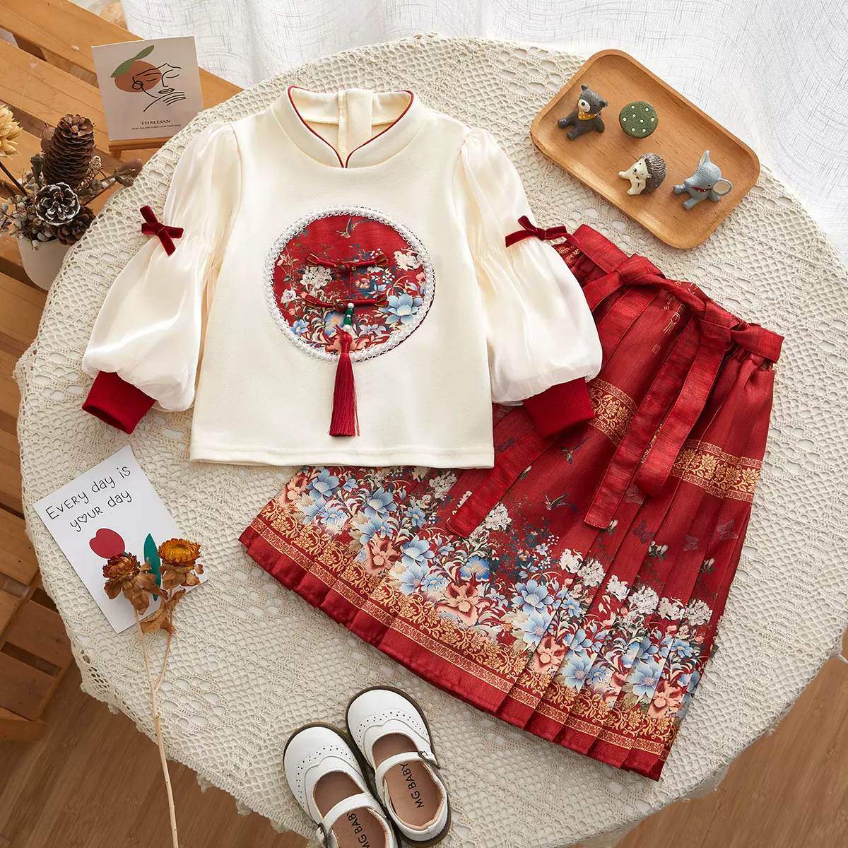 儿童汉服套装春季新款中国风马面裙套装明制长款女童新年服批发