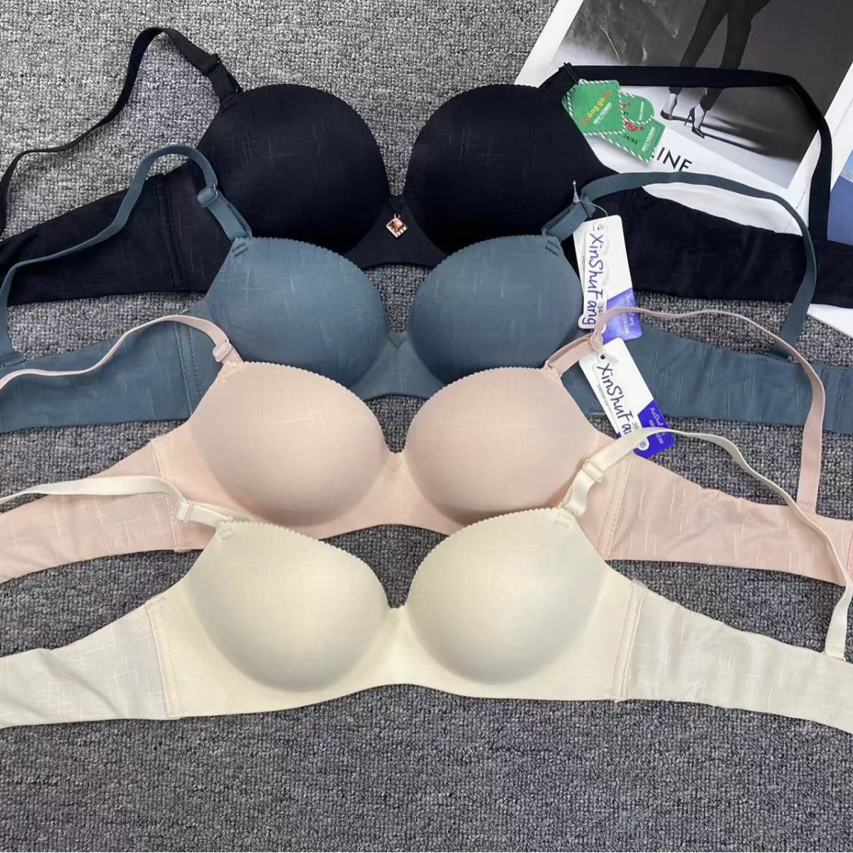 Inventario de productos de cola del sudeste asiático nuevo en línea celebridad en vivo joven lisa reunida ropa interior sin huellas reunida sujetador sujetador