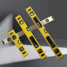 手锯、木工锯;水平尺;喷涂工具