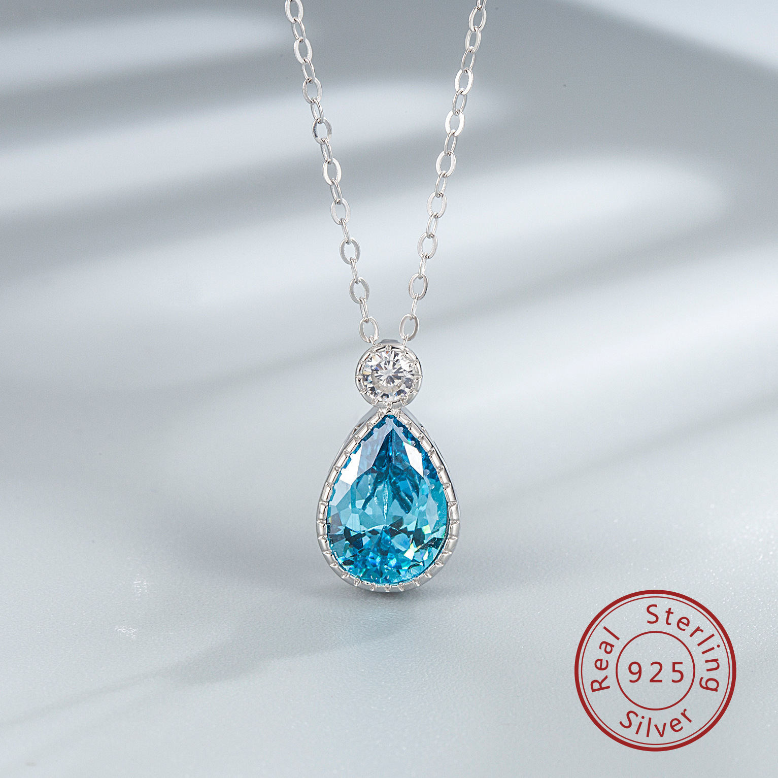 3g Weight 925 Sterling Silver Pendant Material 925 Sterling Silver Zircon Cable Chain Water Droplets Pendant Necklace