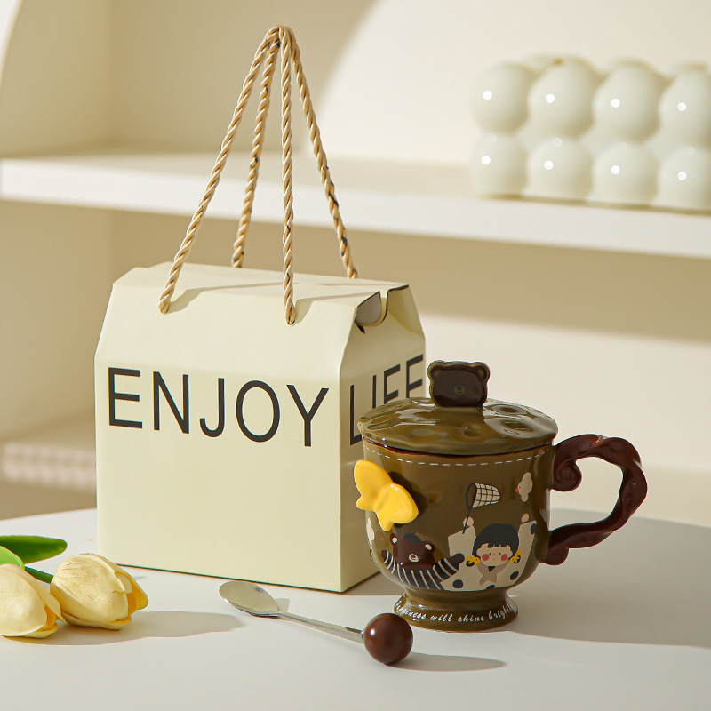Retro chica taza de pie alto caja de regalo mariposa alta sensación de taza de cerámica con tapa de regalo de cumpleaños de chicas