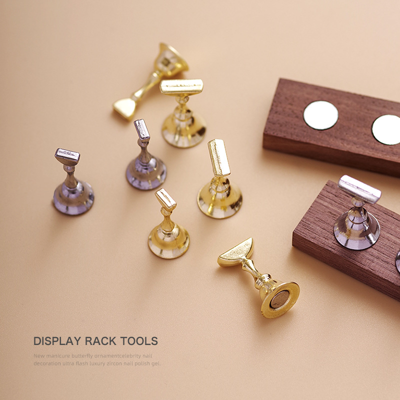 Manicure Wearing Nail Holder Alloy Chess Piece Metal Nail Holder Manicure Works Beginner Practice Display Stand Small