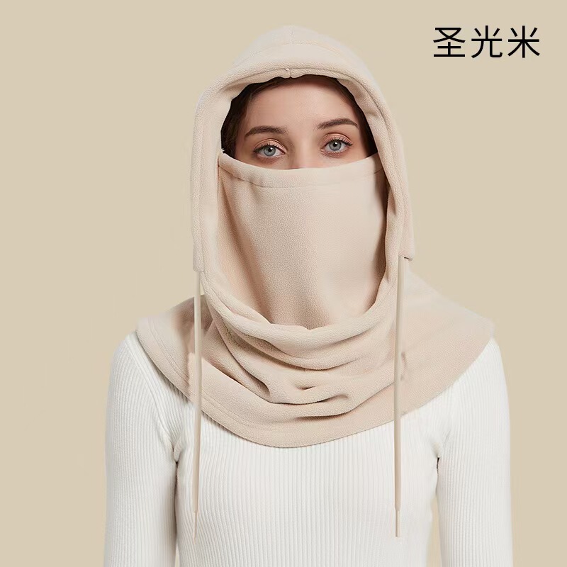 秋冬は防風帽に乗って防寒します。スキー保温マスクの帽子は首を囲みます。|undefined
