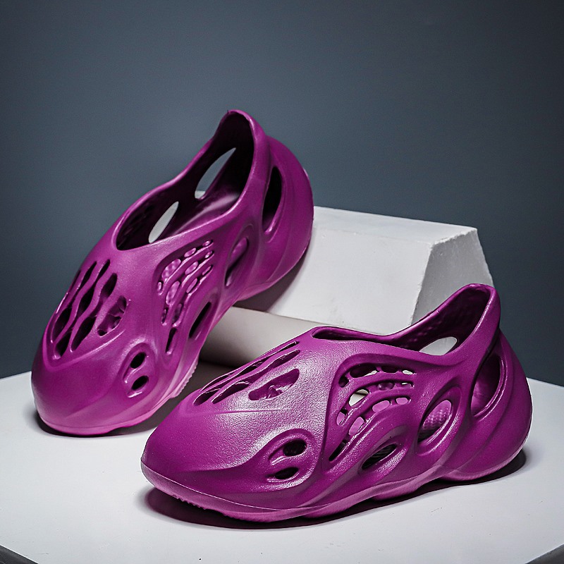 Estilo coreano padre-hijo yezy Coco agujero zapatos pareja de verano Kanye más tamaño sandalias hombres playa vadear zapatillas de moda