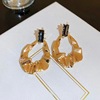 Advanced metal design retro earrings, high-quality style, light luxury style, bright catchy style, trend of season