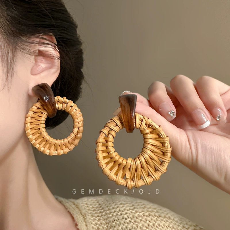 Круглые серьги из смолы в курортном стиле, легкие роскошные высококачественные серьги, темпераментные модные нишевые серьги, оптовая продажа