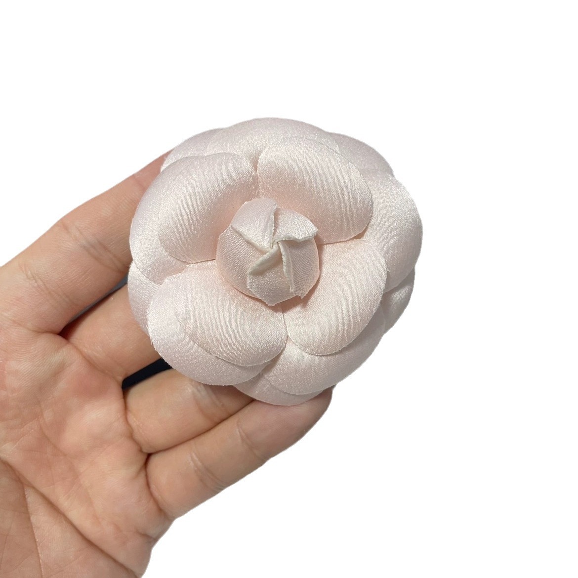 새로운 스타일의 멀티 스타일 하이 엔드 실크 소재 굵은 꽃 동백 꽃 작은 향기 꽃 보석 CORSAGE 헤드 클립 브로치