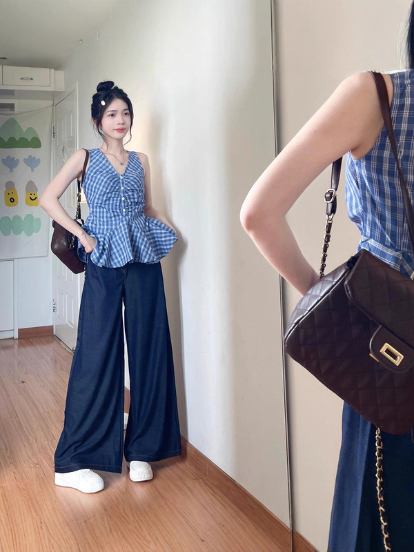 韩系蓝色格子V领无袖吊带背心女夏季2025新款收腰显瘦绝美小上衣|undefined