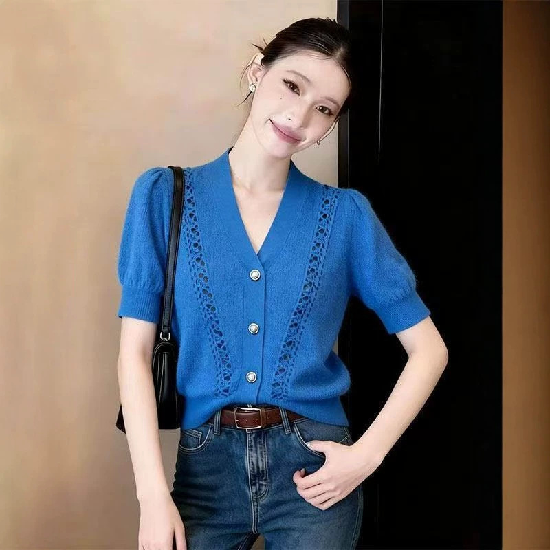 Áo cardigan len dệt kim họa tiết rỗng màu xanh Klein — Xanh da trờicolor chi tiết 2