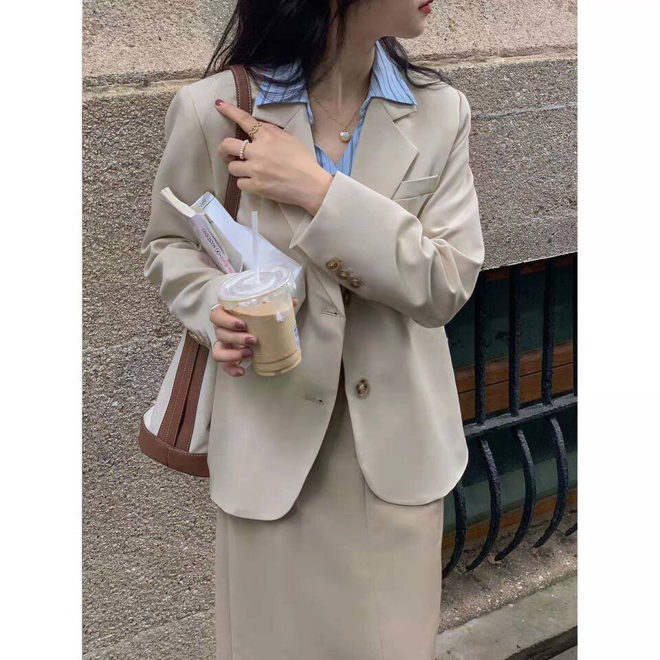 Áo blazer nữ kiểu ngắn dáng vest thanh lịch tay dài cổ vest một hàng hai nút — Màu mơ nhạt (bán trực tiếp tại nhà máy), Màu nâu (bán trực tiếp tại nhà máy), Màu xám đậm (bán trực tiếp tại nhà máy), Màu đen (bán trực tiếp tại nhà máy)