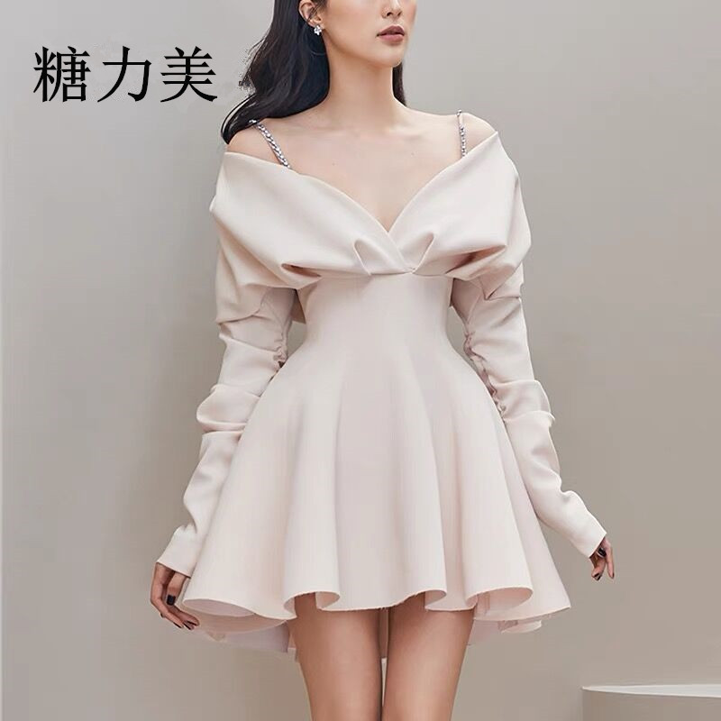 2025 New French Niche dress Socialite Elegant V-neck Waist Long Sleeve A- line Strap Dress Dress