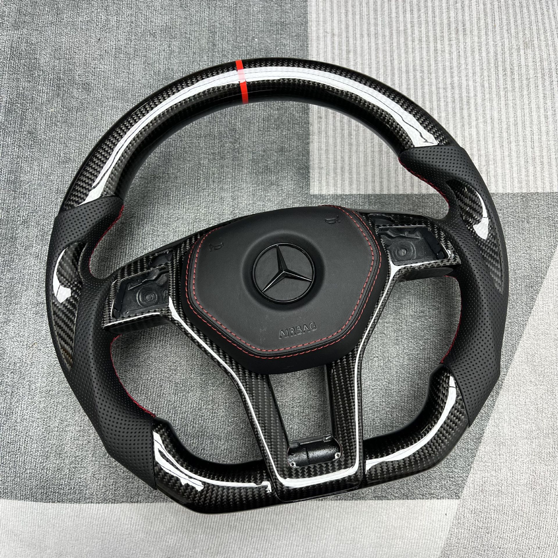 Source Factory Car Steering Wheel Modification, Suitable for Mercedes E-Class Car Carbon Fiber Steering Wheel Processing and Customization