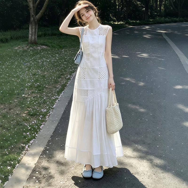 White Vest-Style Hollow-Out Dress for Women, 2026 Summer New French-Style Long Dress, Very Beautiful, Elegant, Slimming, and Waist-Cinching