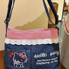 HelloKitty可爱新款单肩斜挎包ins牛仔撞色条纹刺绣大容量包包