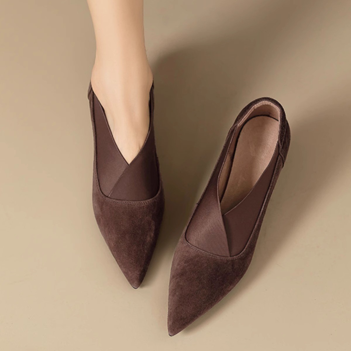 Elegant Commuter Ankle Boots with V-Cut Thin Heels, Fashionable High Heels, 2026 French-Style Pointed Toe Versatile Women's Shoes, New Spring and Autumn Models