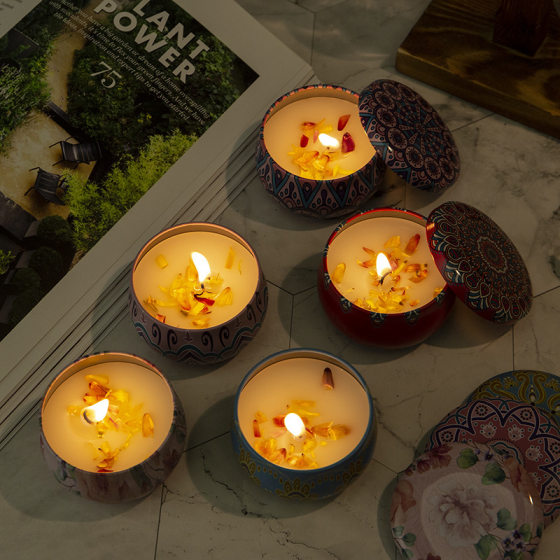 Factory direct Christmas aromatherapy candle cross-border tin pot fragrance plant essential oil soybean wax dried flower aromatherapy candle