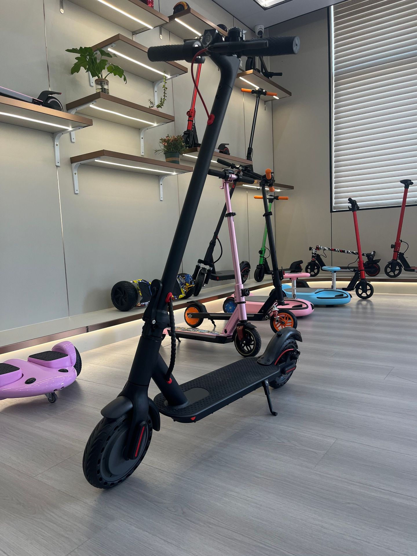 Foreign Trade Export 300W Off-Road Adult Electric Scooter 8.5-Inch Foldableing Scooter Two-Wheeled Electric Scooter