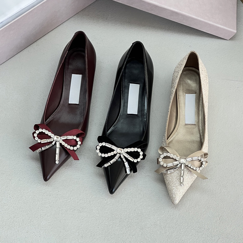 Original Factory Goods! Jc2026 Early Spring Women's Pointed-Toe Slip-On Shoes with Rhinestone Bow and Glitter, Suitable for Parties and Weddings