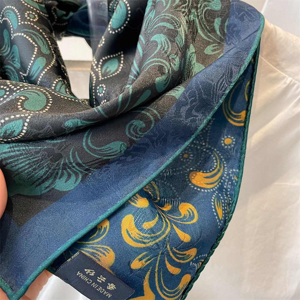 2023 New Double sided Two Color Fragran Cloud Yarn Prined Square Scarf 70cm Silk Scarf Elegan Chinese Syle Shawl_voghion.com