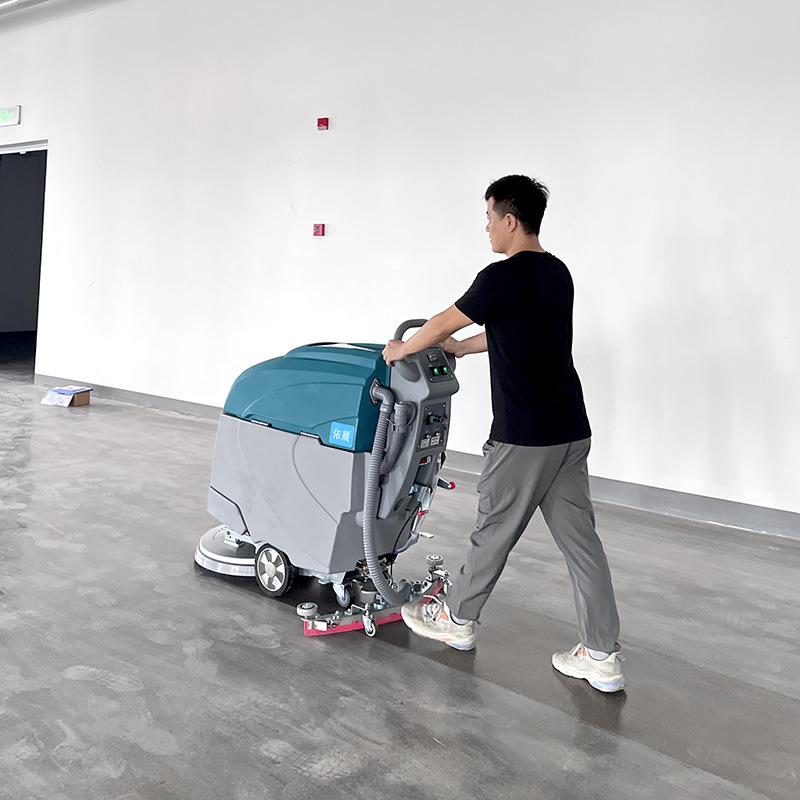 全自动吸拖一体擦地机商场工厂车间车库用依晨手推式电动刷地机