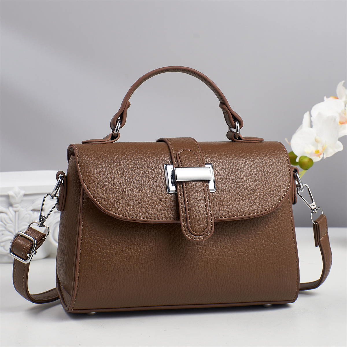 Bolso de madre de moda estilo caliente de comercio exterior 2025 verano nuevo mensajero de un solo hombro bolso de todo fósforo para mujer
