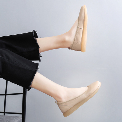  New Nurse Work Shoes Shallow Mouth White Shoes Flat Bottom Large Size Women's Shoes Soft and Comfortable Non-Slip Tendon Soft Sole
