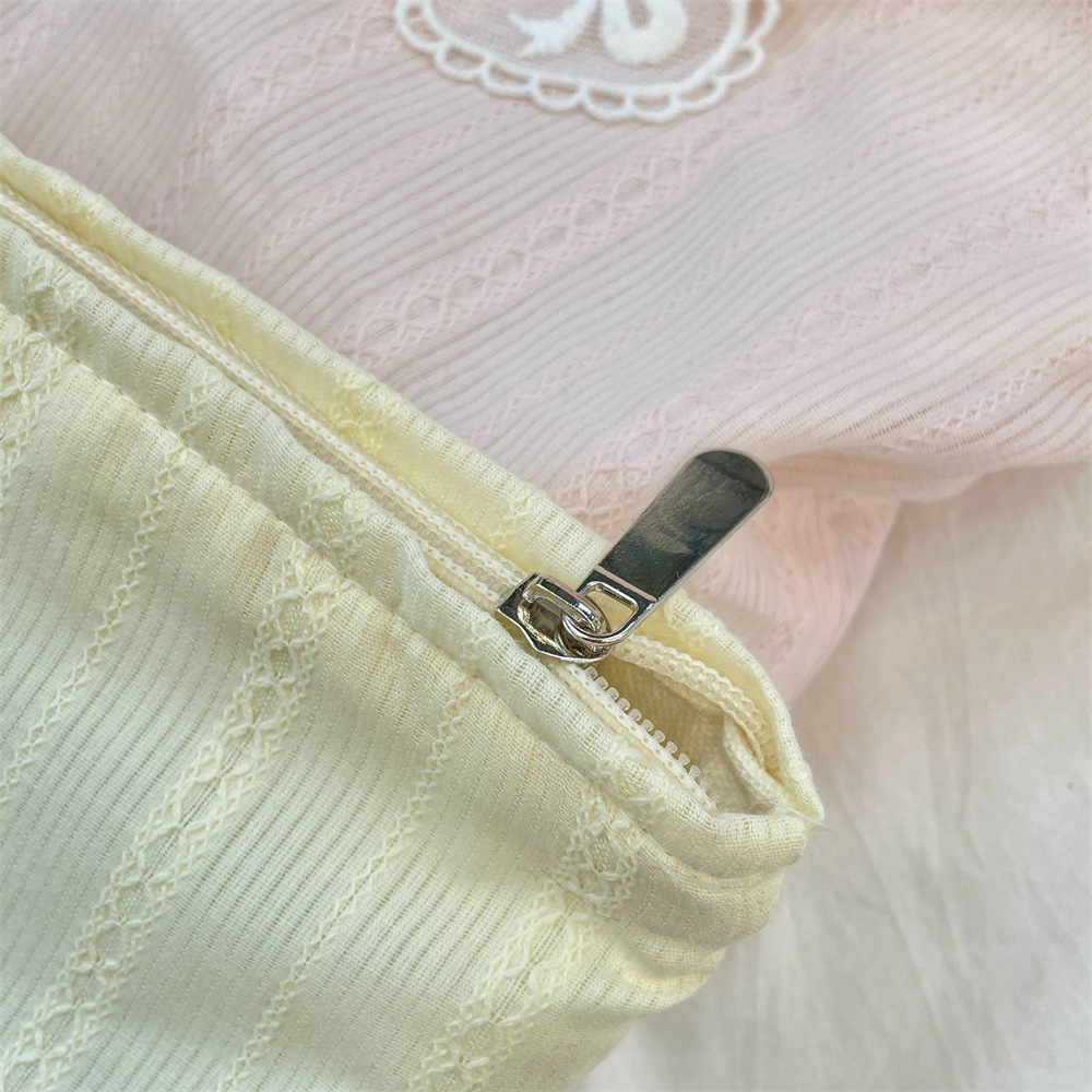 Cute Heart Shape Bow Knot Canvas Square Makeup Bags display picture 16