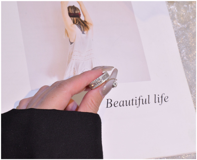 Fashion Solid Color Sterling Silver Inlaid Zircon Rings