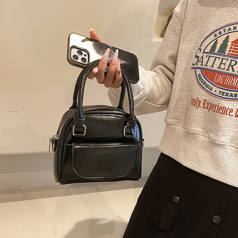 大衆デザインのシンプルなハンドバッグのレトロなバッグの洋風の明るい顔のショルダーバッグは日常的に通勤しています。|undefined
