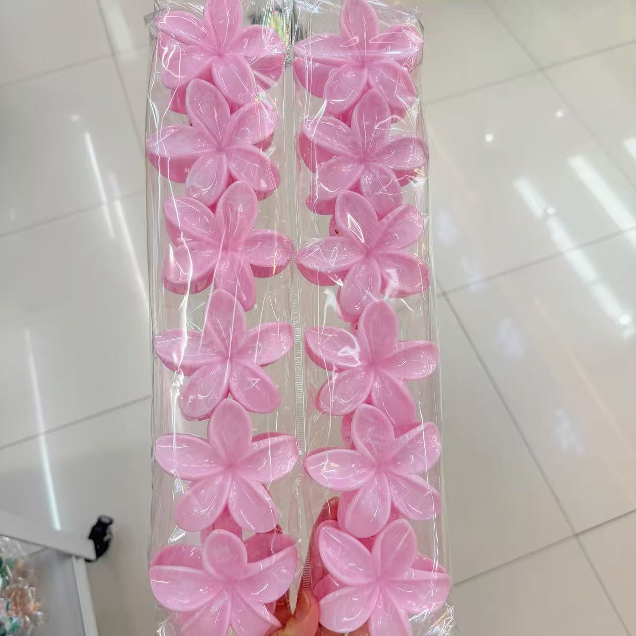 Europa y los Estados Unidos explotaron 8CM huevo flores clip de cabello de alta calidad para mujeres agarrar el cabello de tiburón color caramelo transfronterizo agarrar clip de cabello