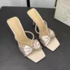 Бежевый